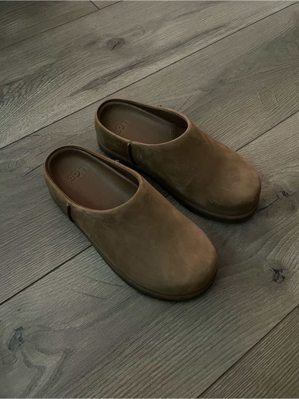 UGG Women's Otzo Slip-On Clogs Sz:5 Dark Chestnut